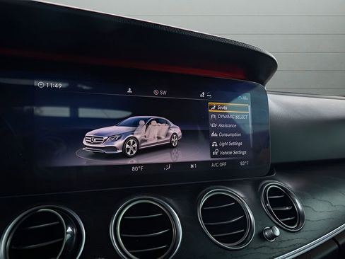 Used 2020 Mercedes-Benz E 350 Sedan image 24