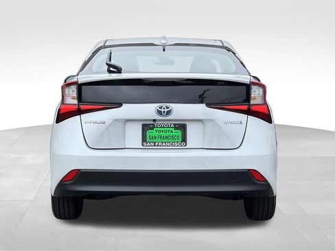 Certified 2022 Toyota Prius LE FWD image 4