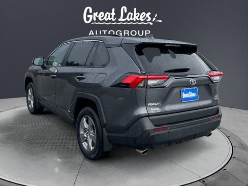 Used 2022 Toyota RAV4 XLE AWD/4WD image 3