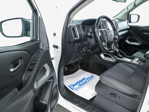 Used 2023 Nissan Frontier SV w/ SV Convenience Package AWD/4WD image 3