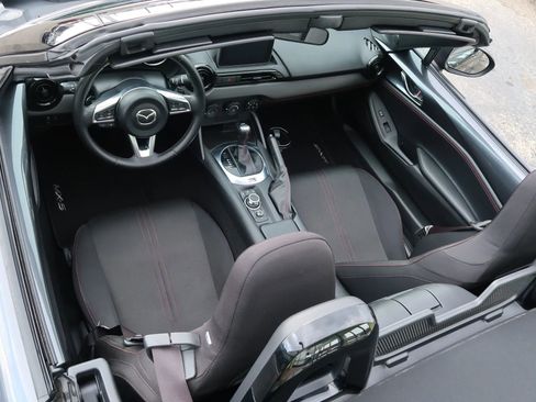 Used 2017 MAZDA MX-5 Miata Club image 39