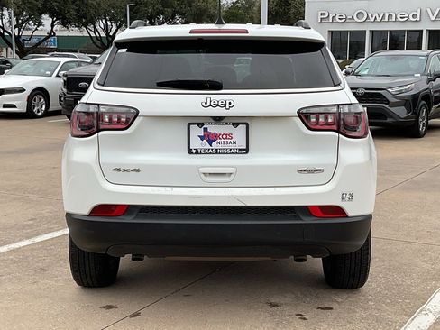 Used 2023 Jeep Compass Latitude image 6