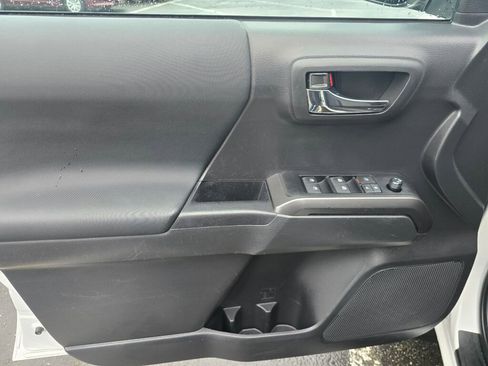 Used 2023 Toyota Tacoma TRD Sport w/ Black Out Package (TMS) image 16