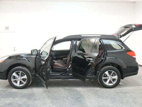 Used 2013 Subaru Outback 3.6R Limited w/ Special Appearance Pkg image 26