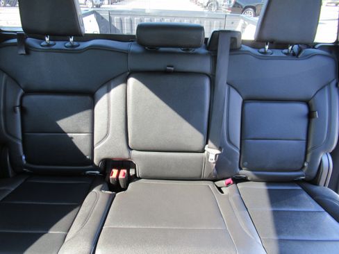 Used 2024 GMC Sierra 1500 SLT image 15