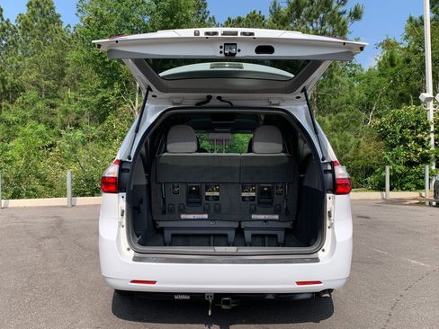Used 2016 Toyota Sienna LE FWD image 7