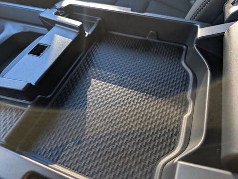 New 2026 RAM 1500 4x4 Crew Cab image 32