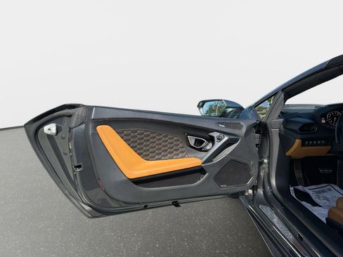 Used 2018 Lamborghini Huracan LP 580-2 RWD image 26