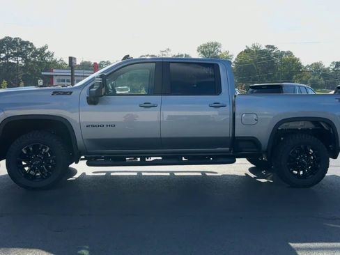 Used 2025 Chevrolet Silverado 2500 LT w/ Trail Boss Package AWD/4WD image 5