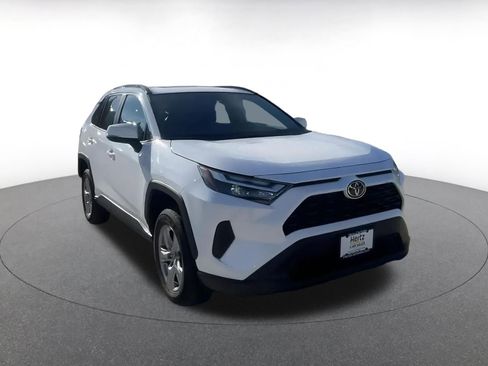 Used 2025 Toyota RAV4 XLE image 3