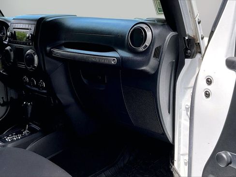 Used 2016 Jeep Wrangler Unlimited Sport w/ Max Tow Package AWD/4WD image 18