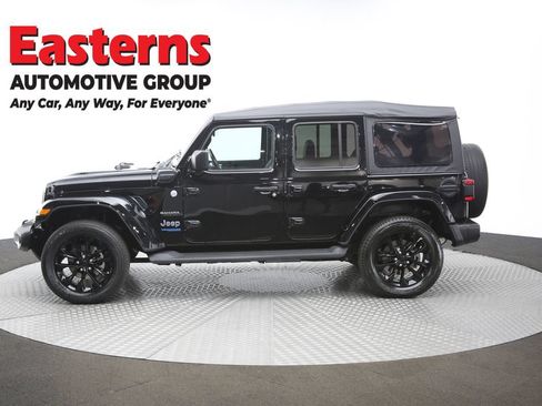 Used 2021 Jeep Wrangler Unlimited Sahara w/ Cold Weather Group AWD/4WD image 60