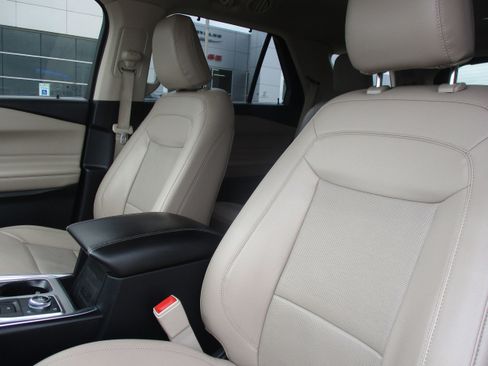 Used 2021 Ford Explorer Limited w/ Equipment Group 301A image 39