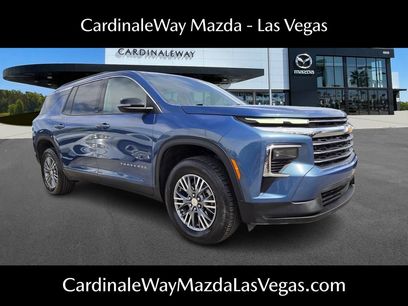 Used 2025 Chevrolet Traverse LT