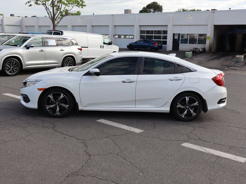 Used 2018 Honda Civic Touring image 19