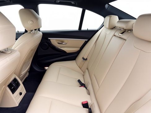 Used 2018 BMW 330i Sedan RWD image 25