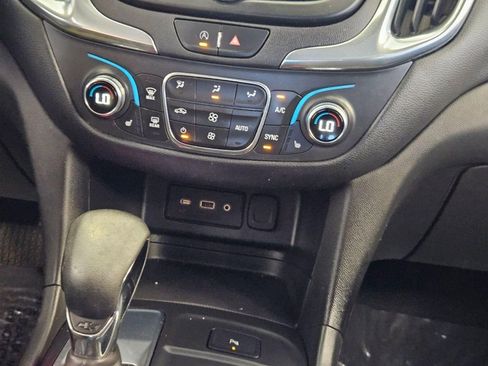 Used 2022 Chevrolet Equinox LT w/ Driver Convenience Package FWD image 21