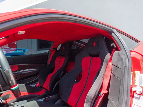 Used 2019 Ferrari 488 Pista Coupe RWD image 10