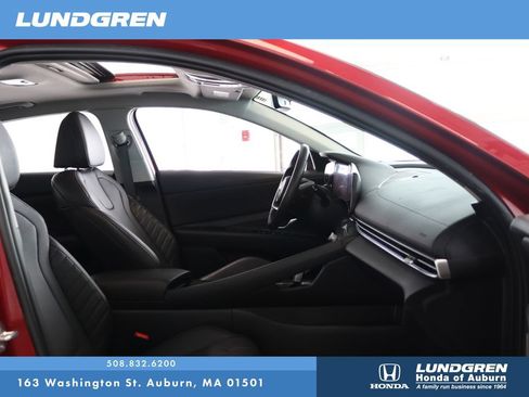 Used 2023 Hyundai Elantra Limited w/ Cargo Package FWD image 17