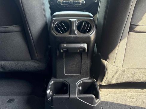 Used 2020 Jeep Wrangler Unlimited Sport S image 18