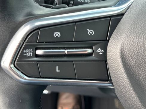 Used 2025 Chevrolet Equinox LT image 33