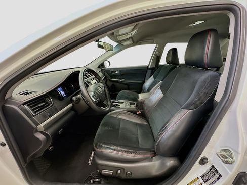 Used 2016 Toyota Camry XSE image 13