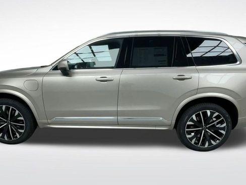 New 2026 Volvo XC90 T8 Plus w/ Protection Package Premier image 20