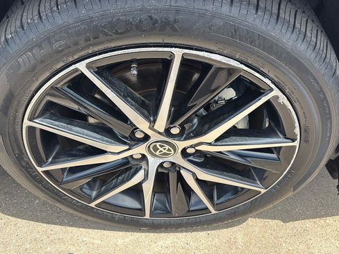 Used 2023 Toyota Camry SE image 9