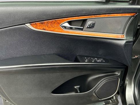 Used 2017 Lincoln MKX Reserve w/ Lincoln MKX Climate Package image 19