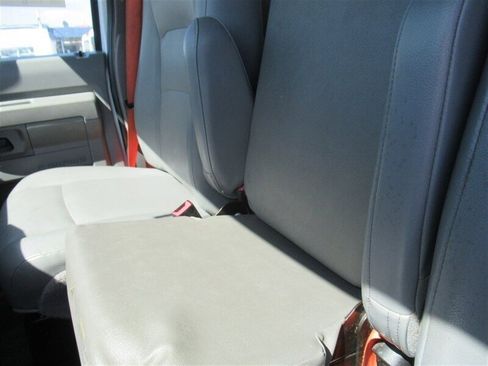 Used 2016 Ford E-350 and Econoline 350 Super Duty image 17
