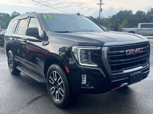 Used 2023 GMC Yukon AT4 w/ Technology Package AWD/4WD image 1