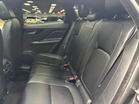 Used 2020 Jaguar F-PACE Premium image 36