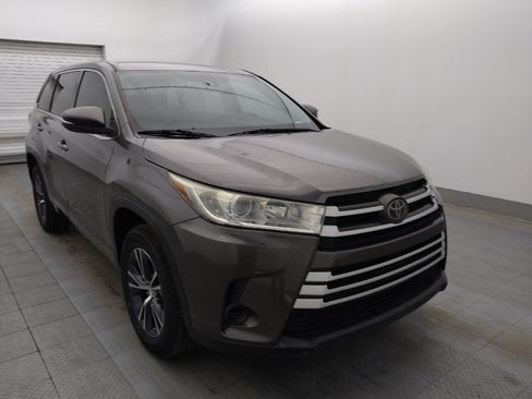Used 2017 Toyota Highlander LE image 13