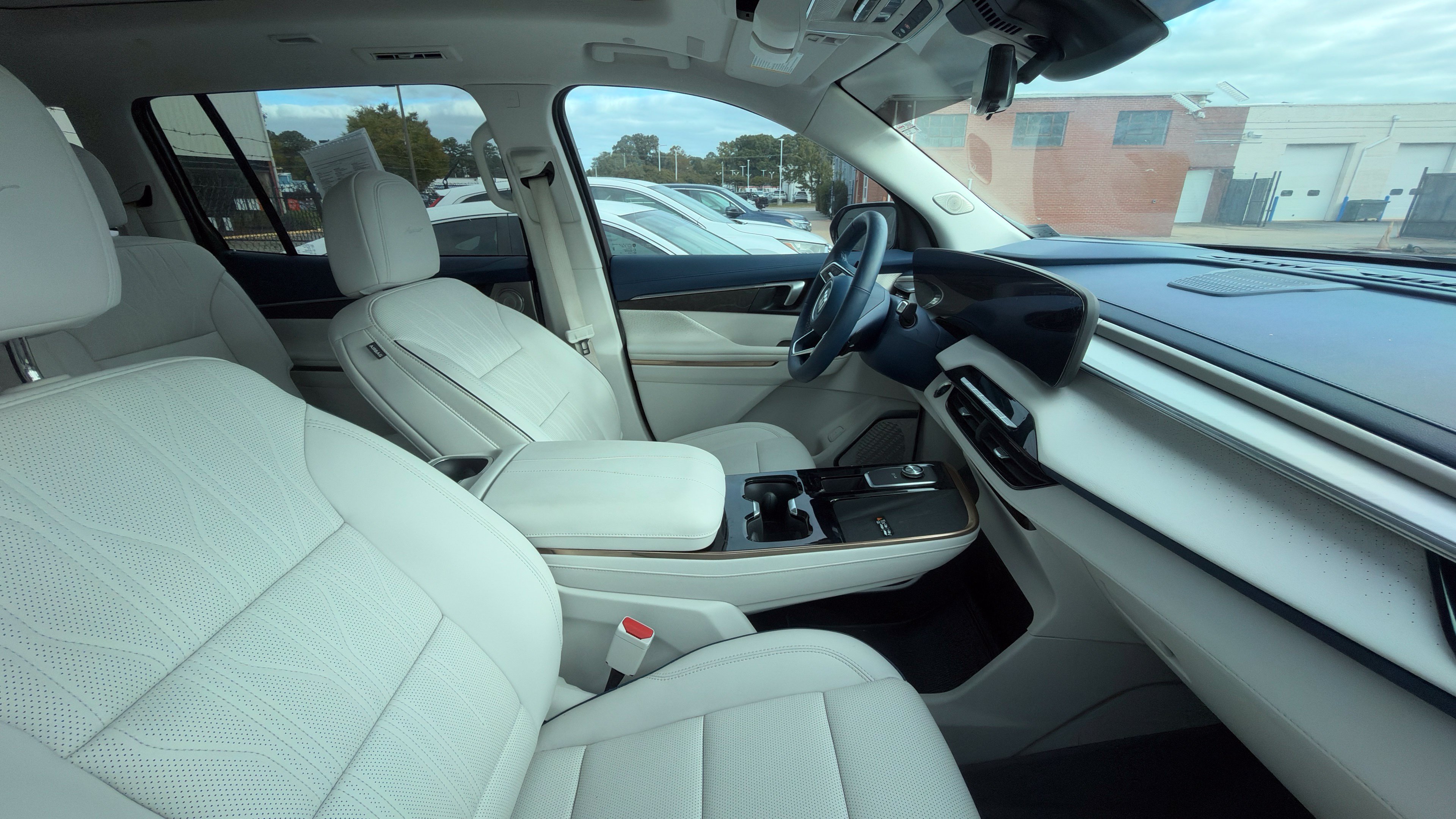 Used 2026 Buick Enclave Avenir AWD/4WD image 8