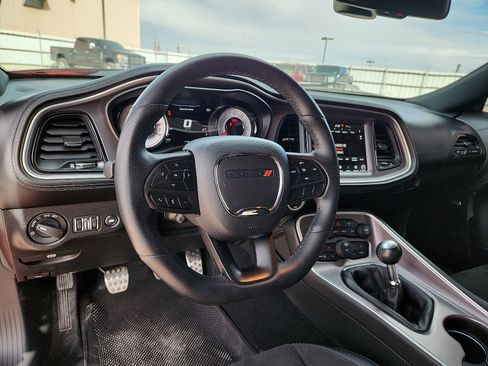 Used 2022 Dodge Challenger R/T Scat Pack RWD image 9