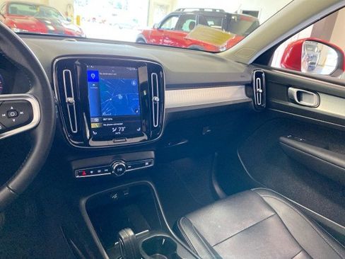 Used 2020 Volvo XC40 T5 Momentum AWD/4WD image 14
