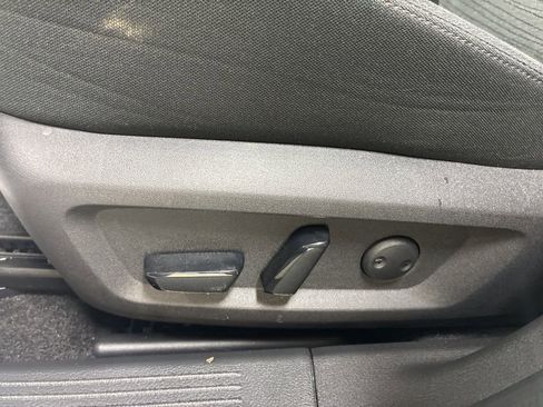 Used 2023 Nissan Rogue SV image 11