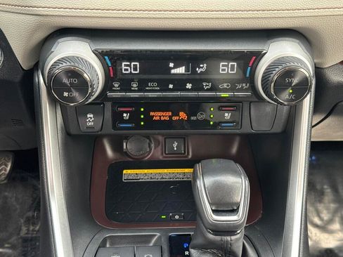 Certified 2020 Toyota RAV4 Limited AWD/4WD image 14