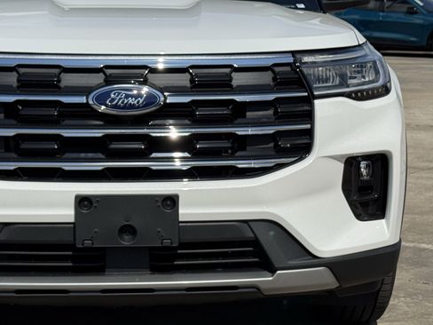 New 2026 Ford Explorer Active image 5