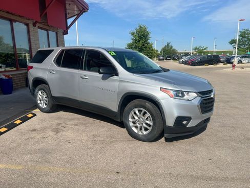 Used 2020 Chevrolet Traverse LS AWD/4WD image 3