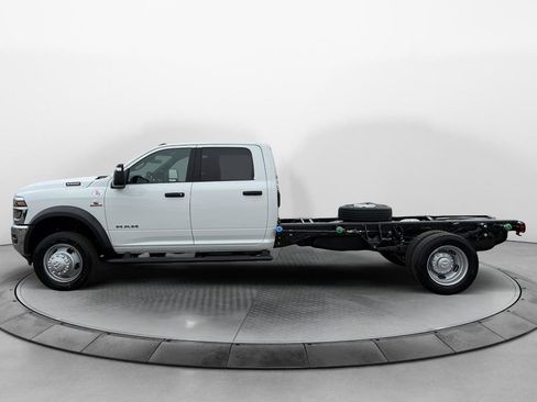 New 2026 RAM 5500 4x4 Crew Cab image 8