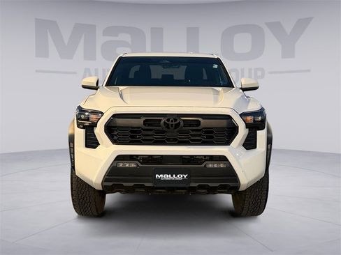 Certified 2025 Toyota Tacoma TRD Off-Road image 8