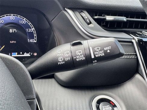 New 2025 Jeep Grand Cherokee L Laredo image 13