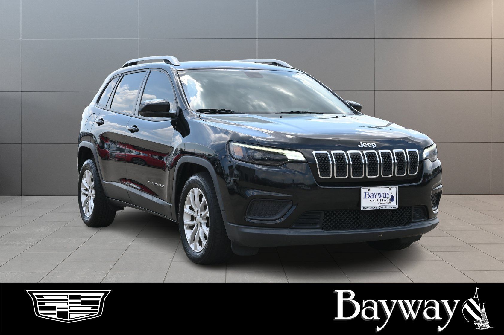 Used 2020 Jeep Cherokee Latitude FWD image 4