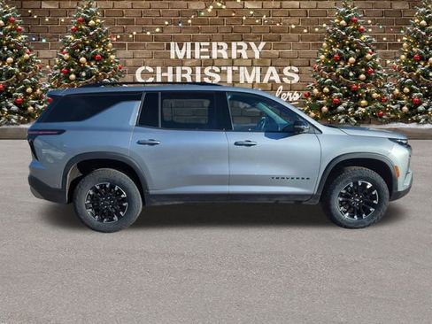 Used 2024 Chevrolet Traverse Z71 w/ Enhanced Driving Package image 7