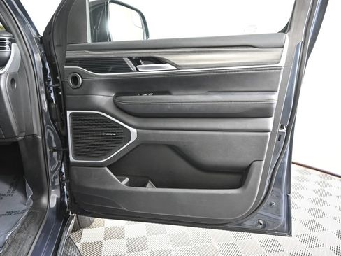 Used 2024 Jeep Wagoneer Series II w/ Flexible Seating Group AWD/4WD image 12