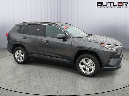 Used 2021 Toyota RAV4 XLE AWD/4WD image 7