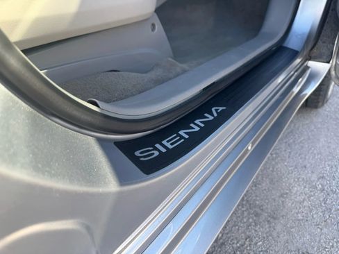 Used 2012 Toyota Sienna XLE w/ Premium Pkg AWD/4WD image 86