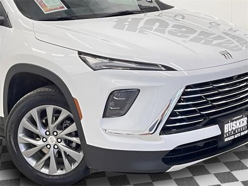 Certified 2025 Buick Enclave Preferred image 36