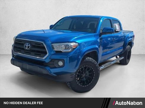 Used 2017 Toyota Tacoma SR5 w/ SR5 Appearance Package (SM) RWD image 1